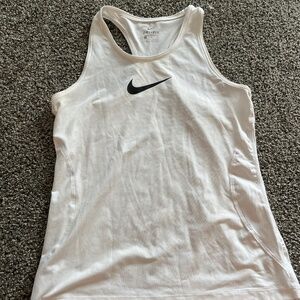 white nike tank top